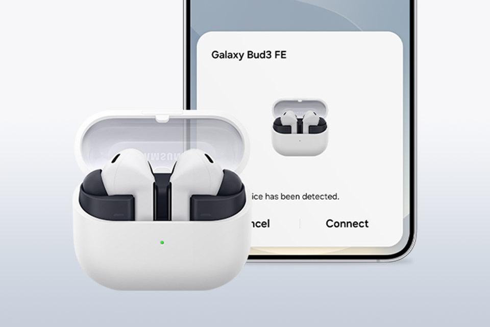 Słuchawki bezprzewodowe Samsung Galaxy Buds3 FE szare grafika przedstawia funkcję łączenia słuchawek ze smartfonem